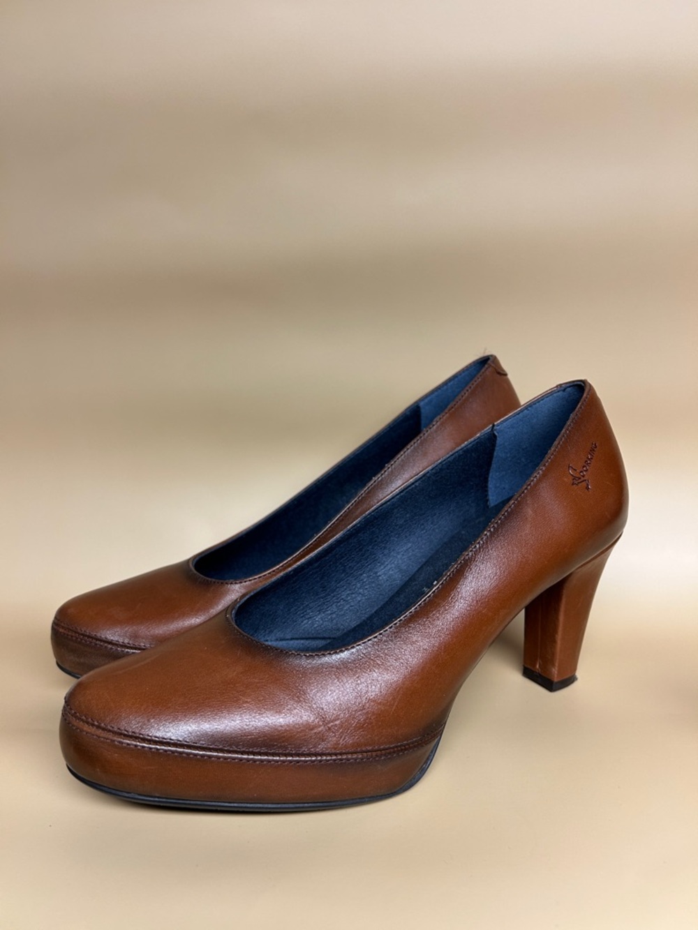 Dorking Classic Brown Leather Pumps - Women